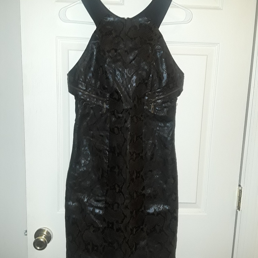 Dress - Picture 6 of 6
